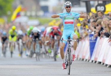Nibali sorprende y gana la segunda etapa y se viste de líder