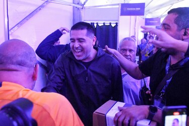 Riquelme se consagra presidente de Boca con un aplastante triunfo sobre Macri