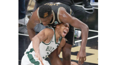 Sin  Antetokounmpo, los Bucks tratarán de aprovechar su ventaja de casa esta noche 