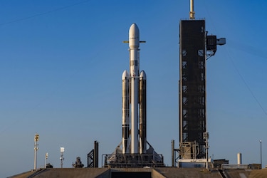 SpaceX lanza su súper cohete con el satelite Viasat 3, número 1 en capacidad