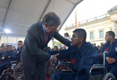 Mejora la popularidad del presidente Juan Manuel Santos