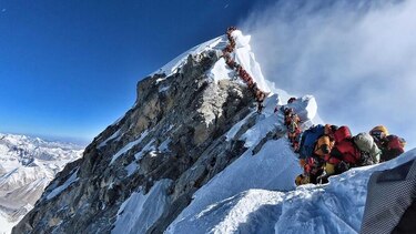 Fallecen en el Everest otros dos montañistas