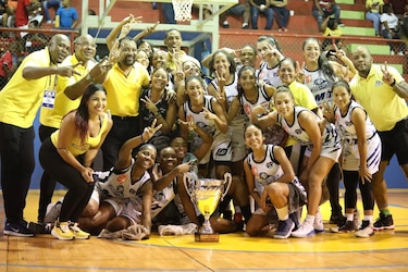 Correcaminos y Caballos reinan en el baloncesto panameño