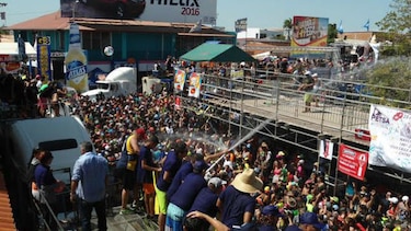 Lleno total en los carnavales de Chitré