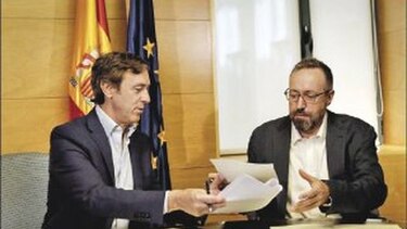 Rajoy firma acuerdo para intentar formar gobierno