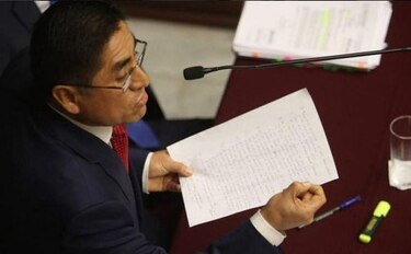 Juez destituido e investigado en Perú por corrupción se fugó a España, según prensa