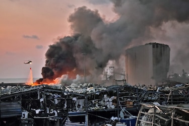Dos enormes explosiones causan más de 100 muertos y miles de heridos en Beirut