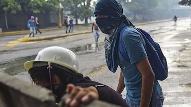 Oposición venezolana llama a arreciar protestas contra la constituyente