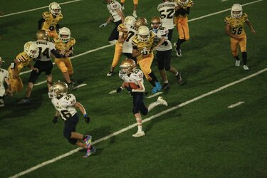 Kiwanis Football League arranca con blanqueadas, emoción y grandes figuras