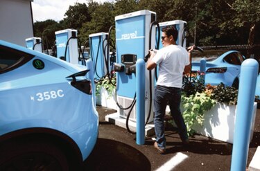 Joe Biden busca acelerar la expansión del auto eléctrico en Estados Unidos
