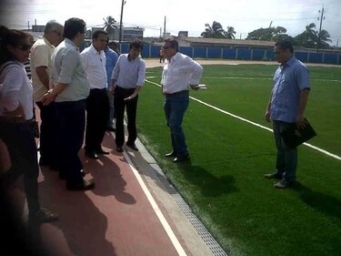 Inspeccionan avances de obras en el estadio Armando Dely Valdés de Colón