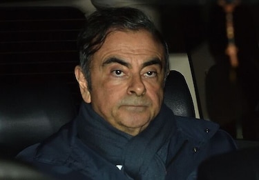Renault se plantea demandar a Carlos Ghosn