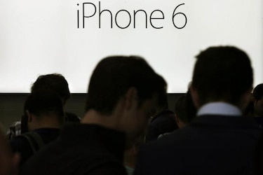 China combate el contrabando de iPhone 6