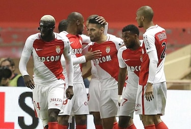 Mónaco golea al Lille con doblete de Falcao