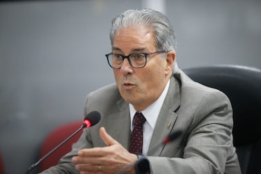Minsa defiende contratación directa de Hombres de Blanco para limpieza de hospitales