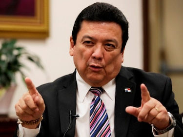 Ulloa no da nombres de imputados en escándalo 