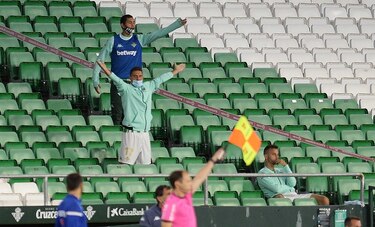 Real Sociedad nuevo líder al golear al Betis de Pellegrini