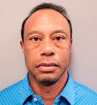 Tiger Woods, puesto en libertad tras varias horas arrestado tras su accidente de tráfico