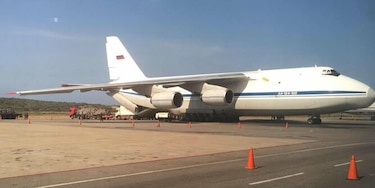 Avión ruso está en Venezuela entre reportes de llegada de militares