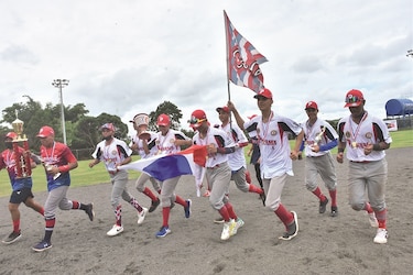 Coclesanos vencen a Veraguas y se coronan invictos en Latinoamericano Senior