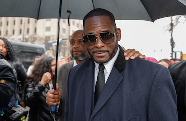 El ‘depredador’ R. Kelly sedujo a menores por décadas, dice la fiscalía
