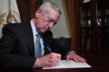 Senado de EU confirma al general James Mattis como secretario de Defensa