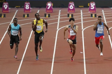 Usain Bolt supera primer obstáculo hacia una despedida gloriosa