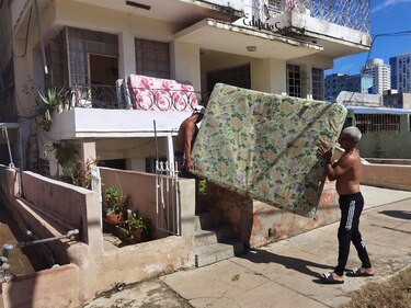El huracán Ian suma otras dos muertes y daña más de 100,000 casas en Cuba