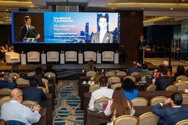 Se iniciará proceso de consultas para cambios legales y salir de listas fiscales