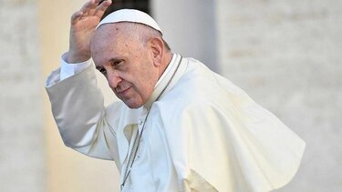 Papa Francisco charla con los tripulantes de la estación espacial