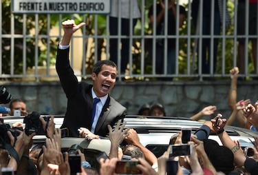 Juan Guaidó es inhabilitado para ejercer cargos públicos en Venezuela, según Contraloría