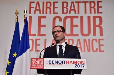Debilitados socialistas franceses eligen a Benoît Hamon como candidato presidencial