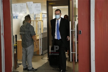 Rechazan suspender juicio del caso pinchazos por supuesto contacto con afectado con la Covid-19; este jueves comienzan a leer el tercer cuadernillo