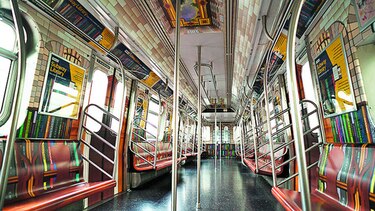 Biblioteca en una parada del metro de Nueva York