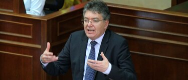 Gobierno de  Colombia propone subir el IVA y cárcel para los evasores