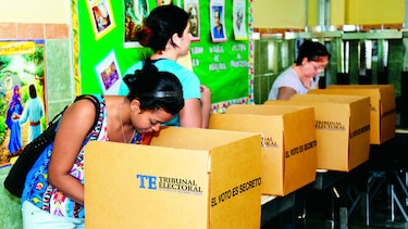 Partidos se enfrentan por el voto plancha