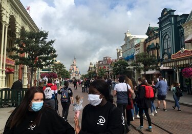 Disneyland París abre de nuevo sus puertas