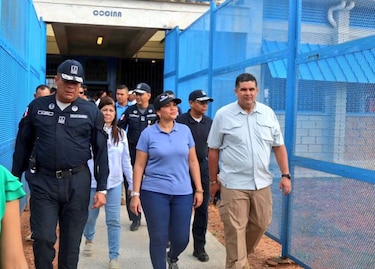 Ministros de Seguridad y Gobierno inspeccionan tres penales