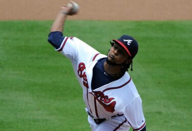 Santana llega a 10 victorias en triunfo de los Bravos sobre Padres