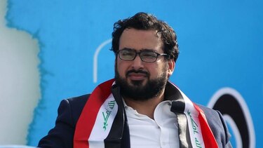 El periodista que lanzó zapatos a Bush es candidato a las elecciones en Irak
