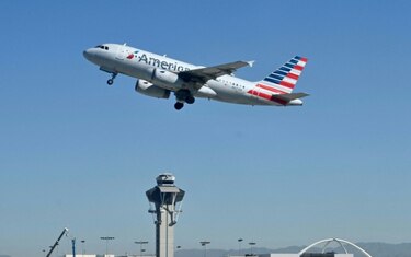 Pasajes de avión más caros no desalientan la demanda en Estados Unidos