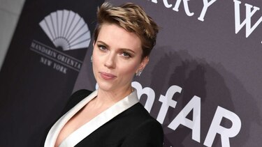 Scarlett Johansson reaparece en gala tras separación