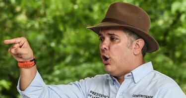 Presidente colombiano fija meta para acabar con 140 mil hectáreas de narcocultivos