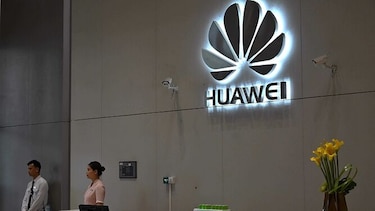 Las ventas de teléfonos Huawei se hunden fuera de China por la presión de Estados Unidos