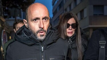 La camarera que presuntamente llevaba unas bengalas en el bar suizo en el que murieron 40 personas no era consciente del peligro, según su familia