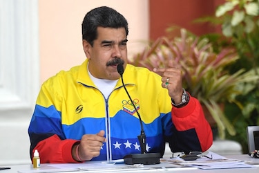 Maduro anuncia venta de acciones de empresas estatales de Venezuela