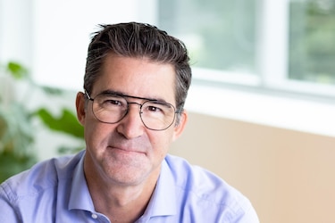 Innovación debe llegar de manera oportuna a pacientes, afirma la farmacéutica Roche Pharma