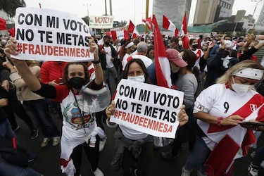 Jurados electorales peruanos comienzan la revisión de los votos impugnados