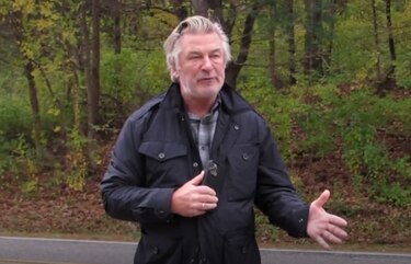 Alec Baldwin habla por primera vez de la muerte de Halyna Hutchins: el tiroteo fatal fue ‘uno en un billón’