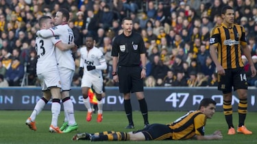 Manchester United remonta un 2-0 y encadena tercera victoria